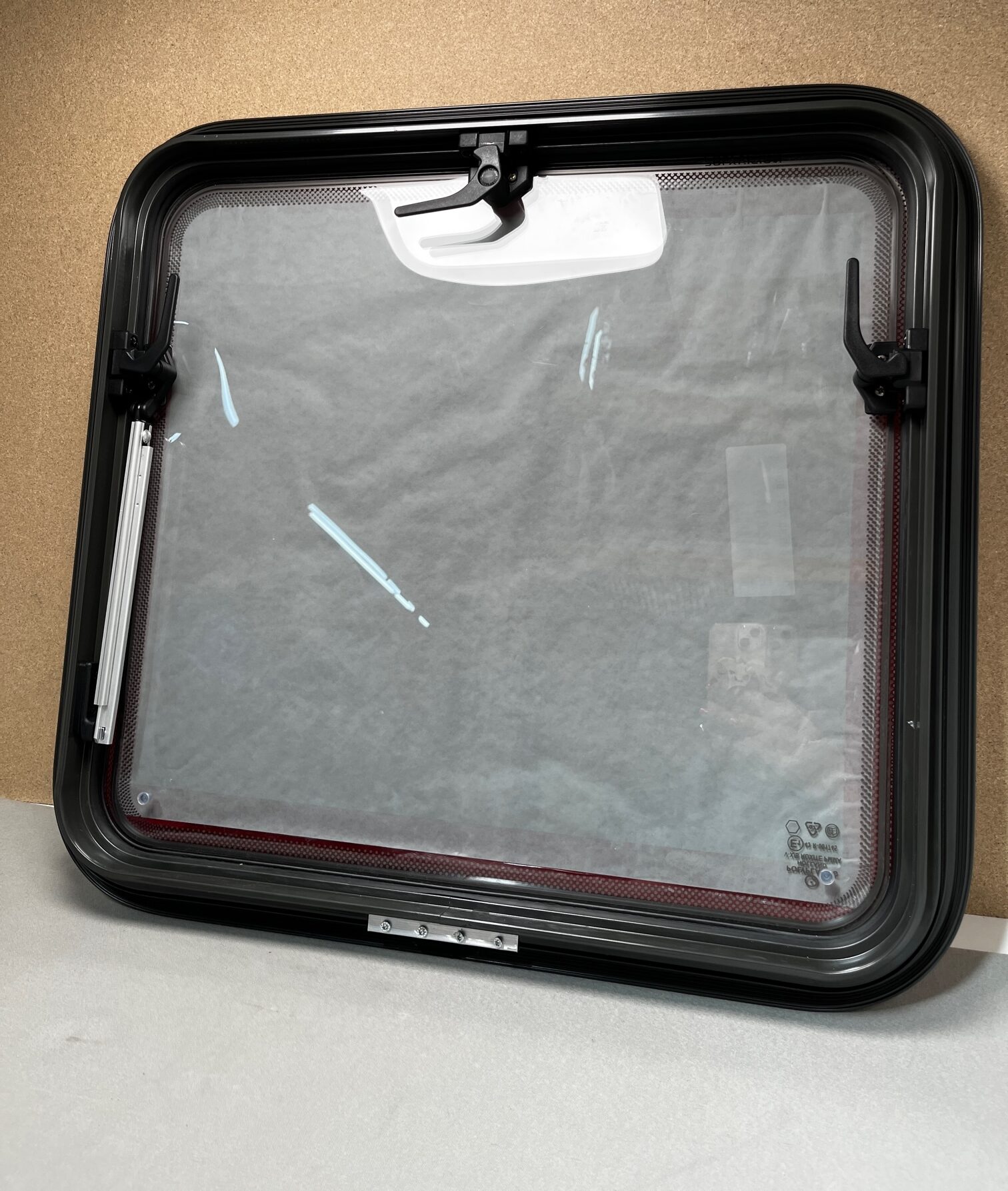 Dometic Fenster S4 600x560 Ausstellfenster