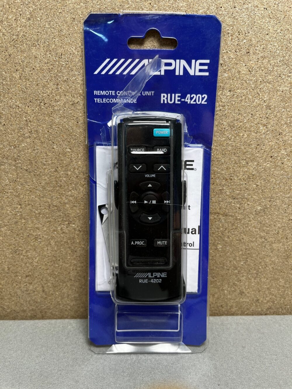Alpine Fernbedienung RUE-4202 mit Wandhalterung