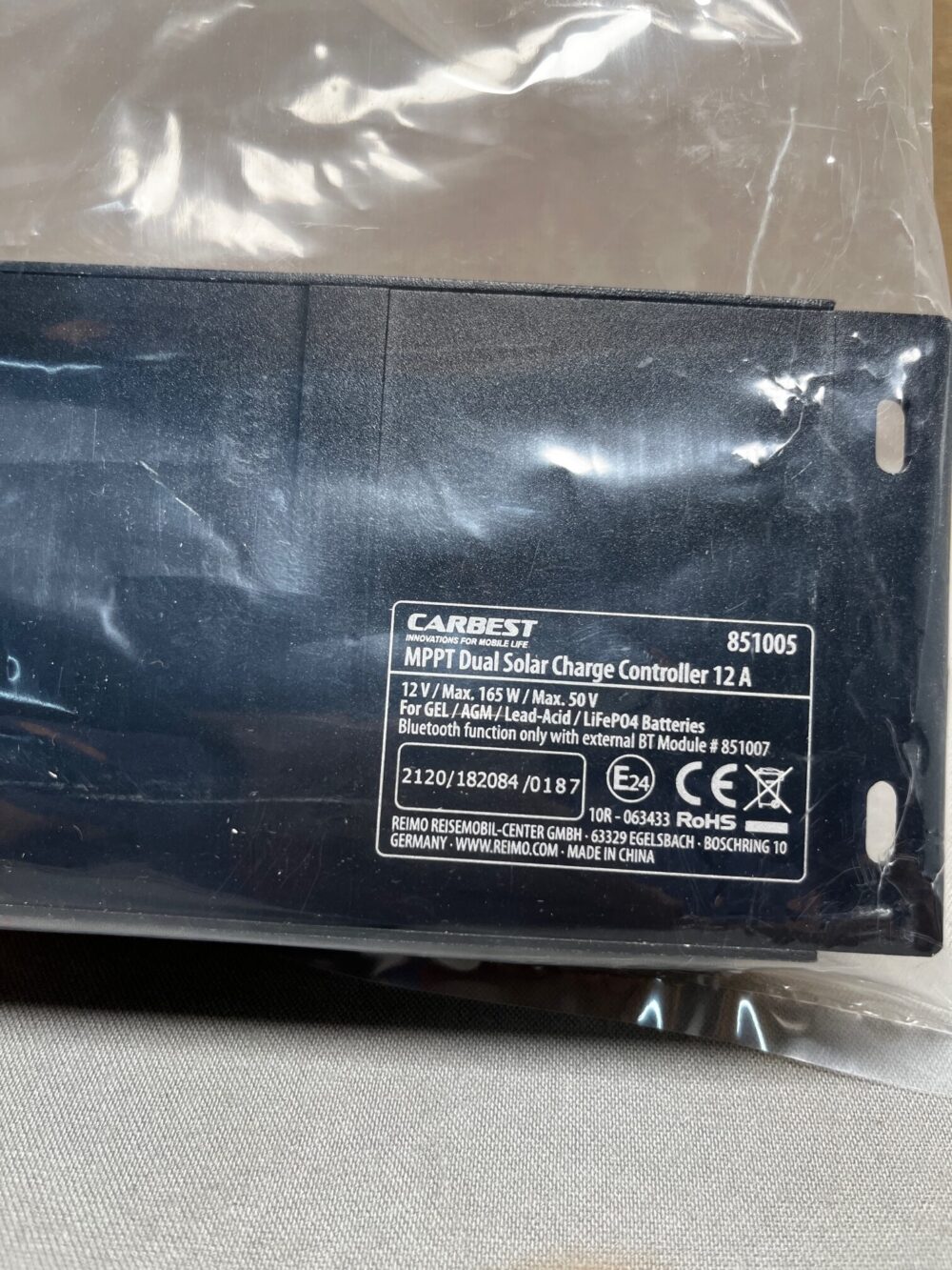 Carbest Dual Solar Charge Controller 12A