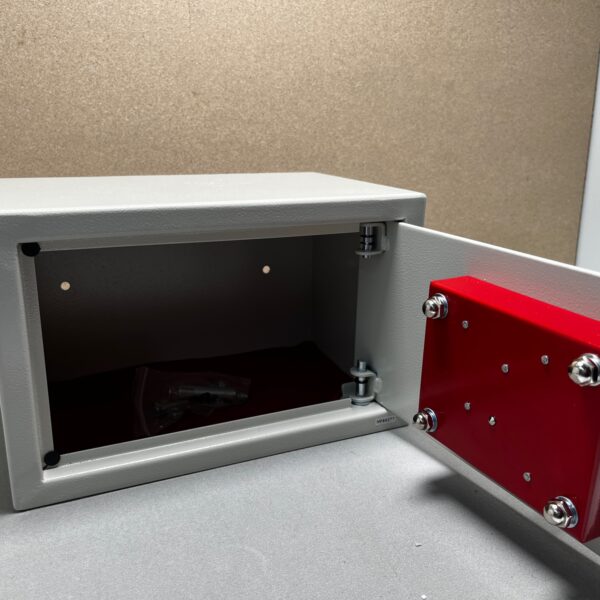 Tresor für Wohnmobil 31x20x20 mit 2 Schlüsseln