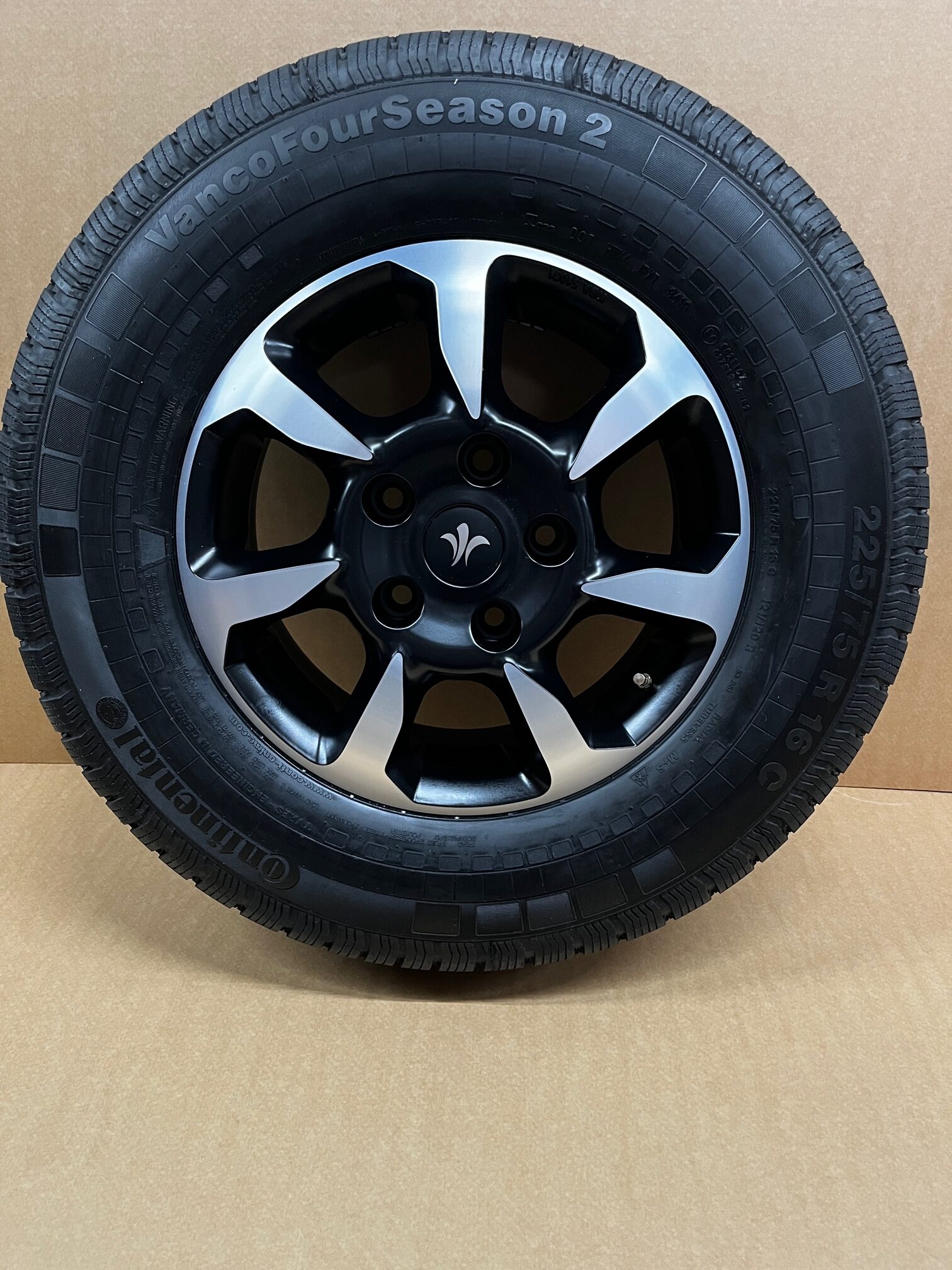 Continental Vanco Four Seasons 4 Kompletträder 225/75 R16C