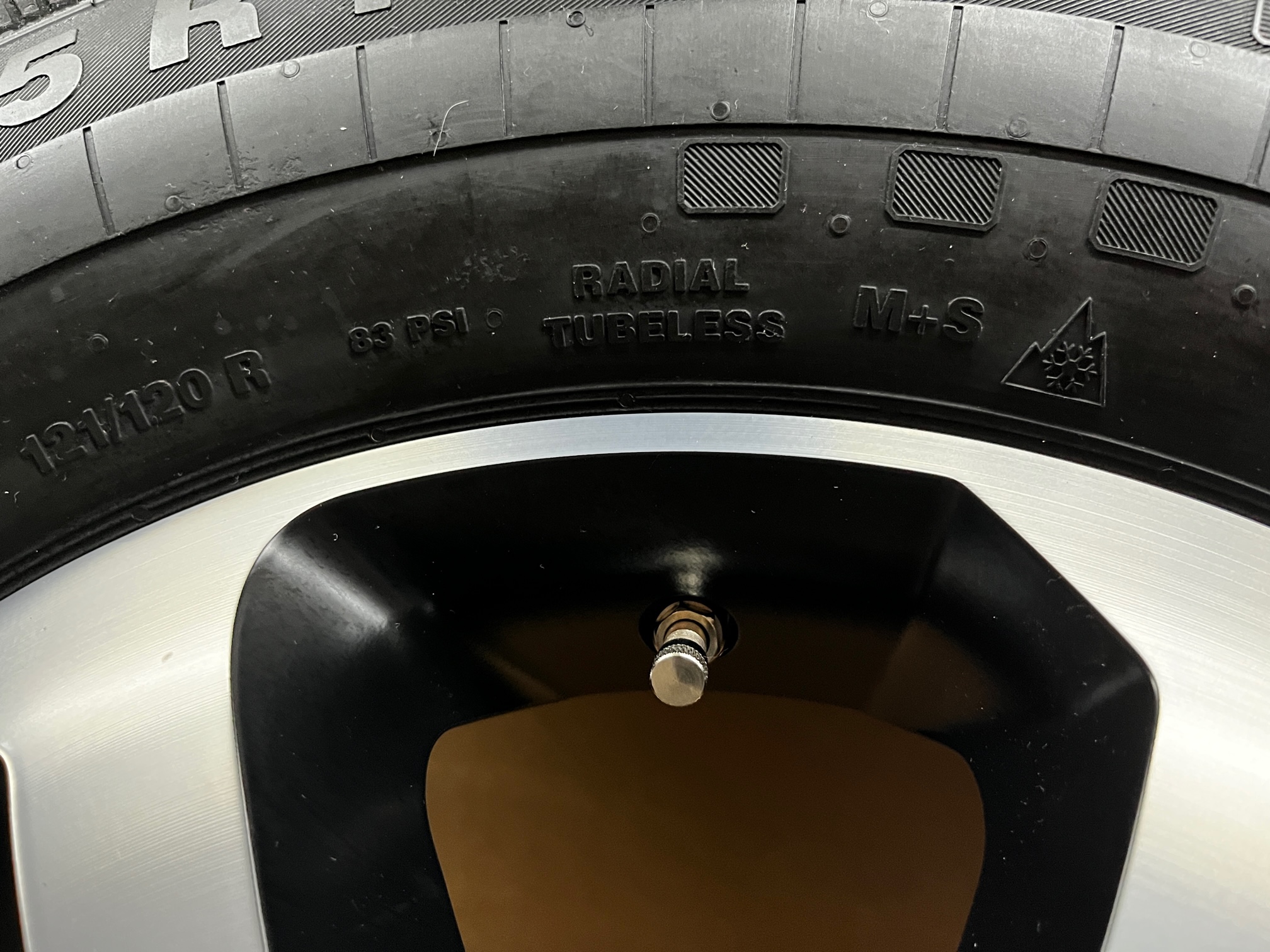 Continental Vanco Four Seasons 4 Kompletträder 225/75 R16C