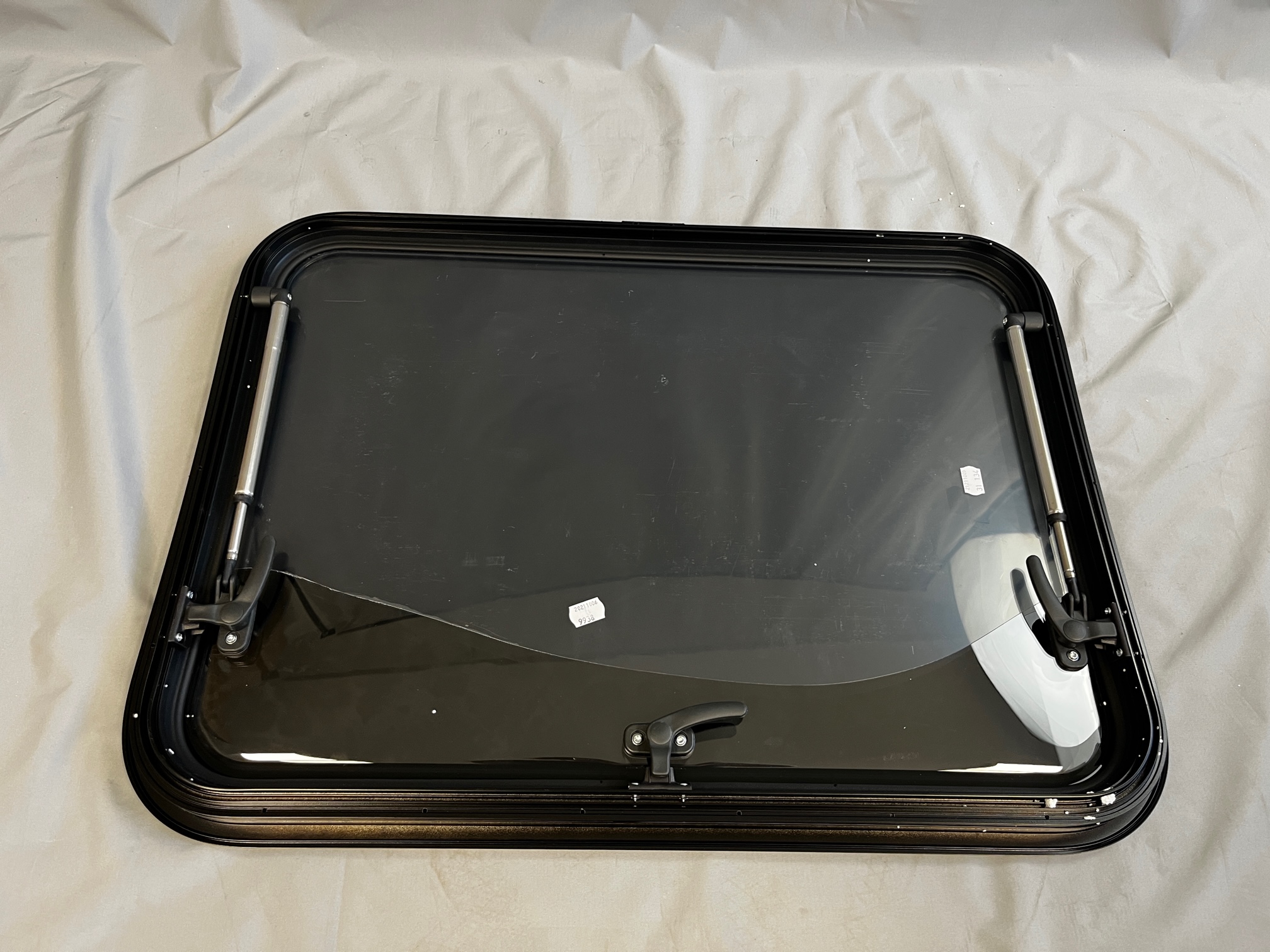 Dometic S7P Fenster mit gewölbter Außenfläche 700x510 – Bild 3