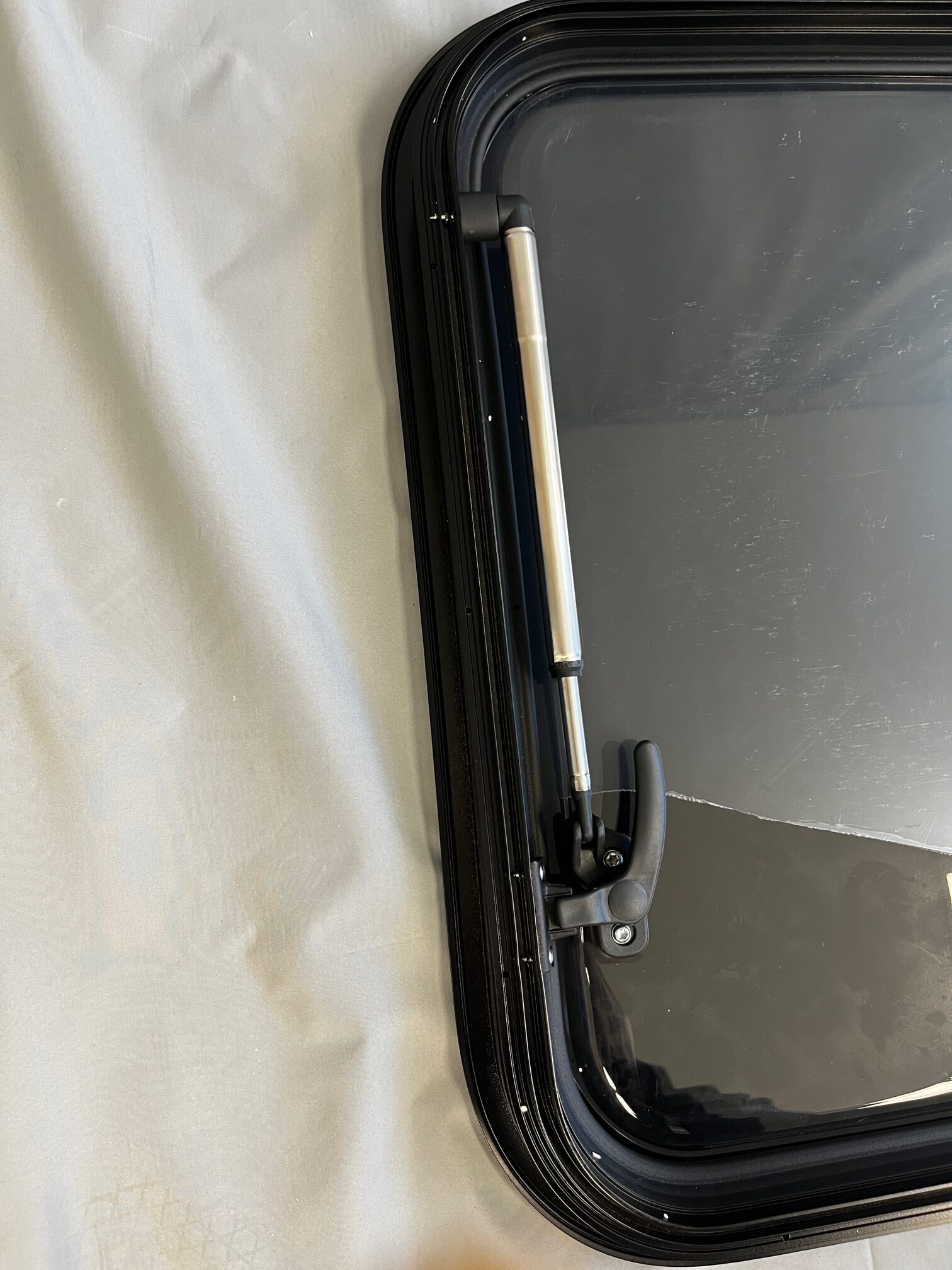 Dometic S7P Fenster mit gewölbter Außenfläche 700x510