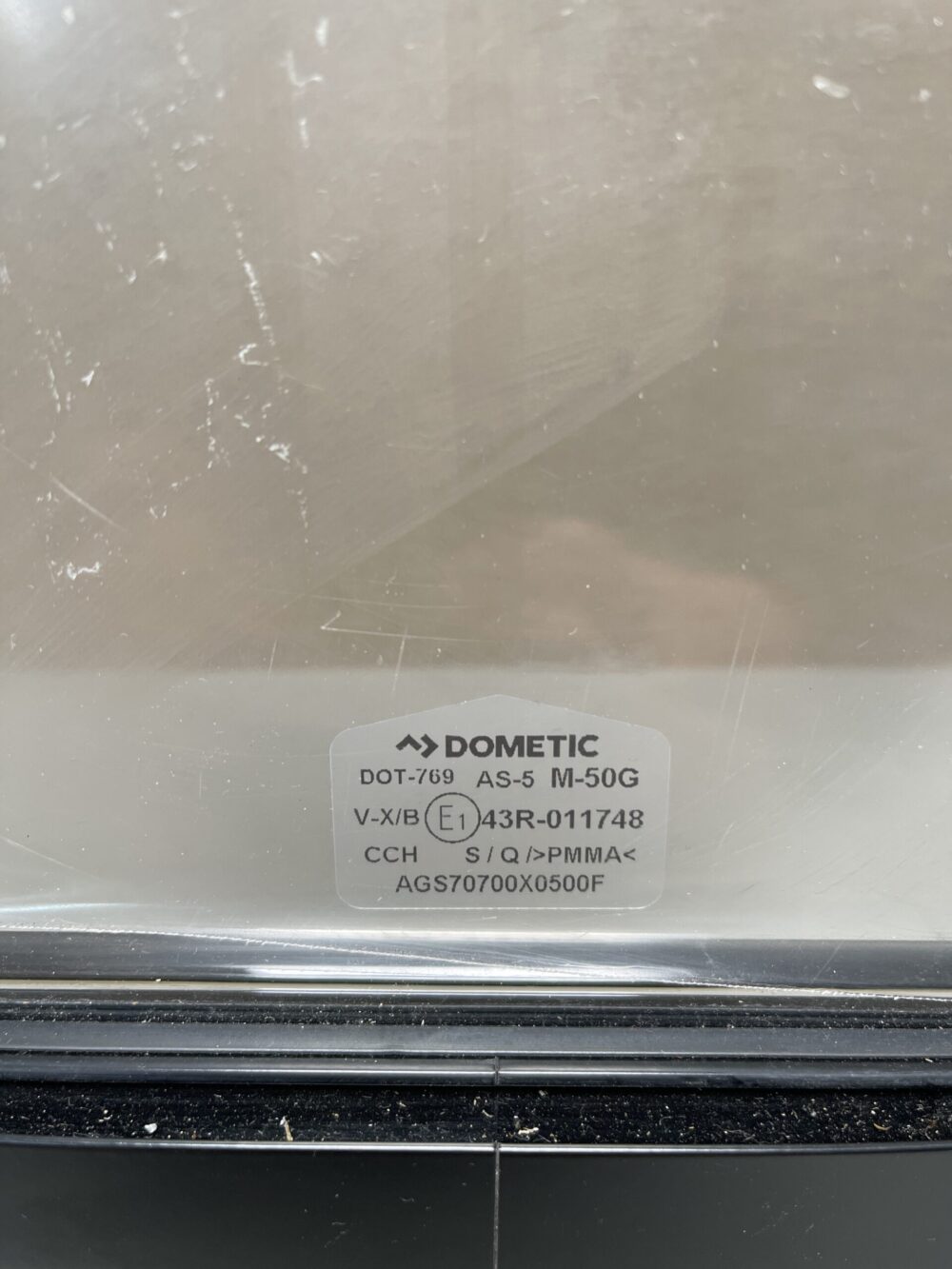 Dometic Schiebefenster 700x500mm schwarz