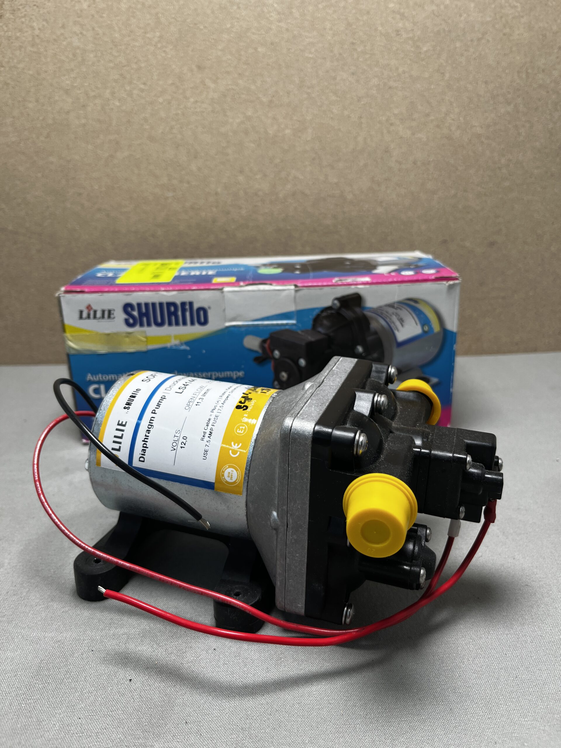 Lilie Shurflo Automatische Wasserdruckpumpe Classic Series 24 Volt 2,1 bar 10,6 l/min.