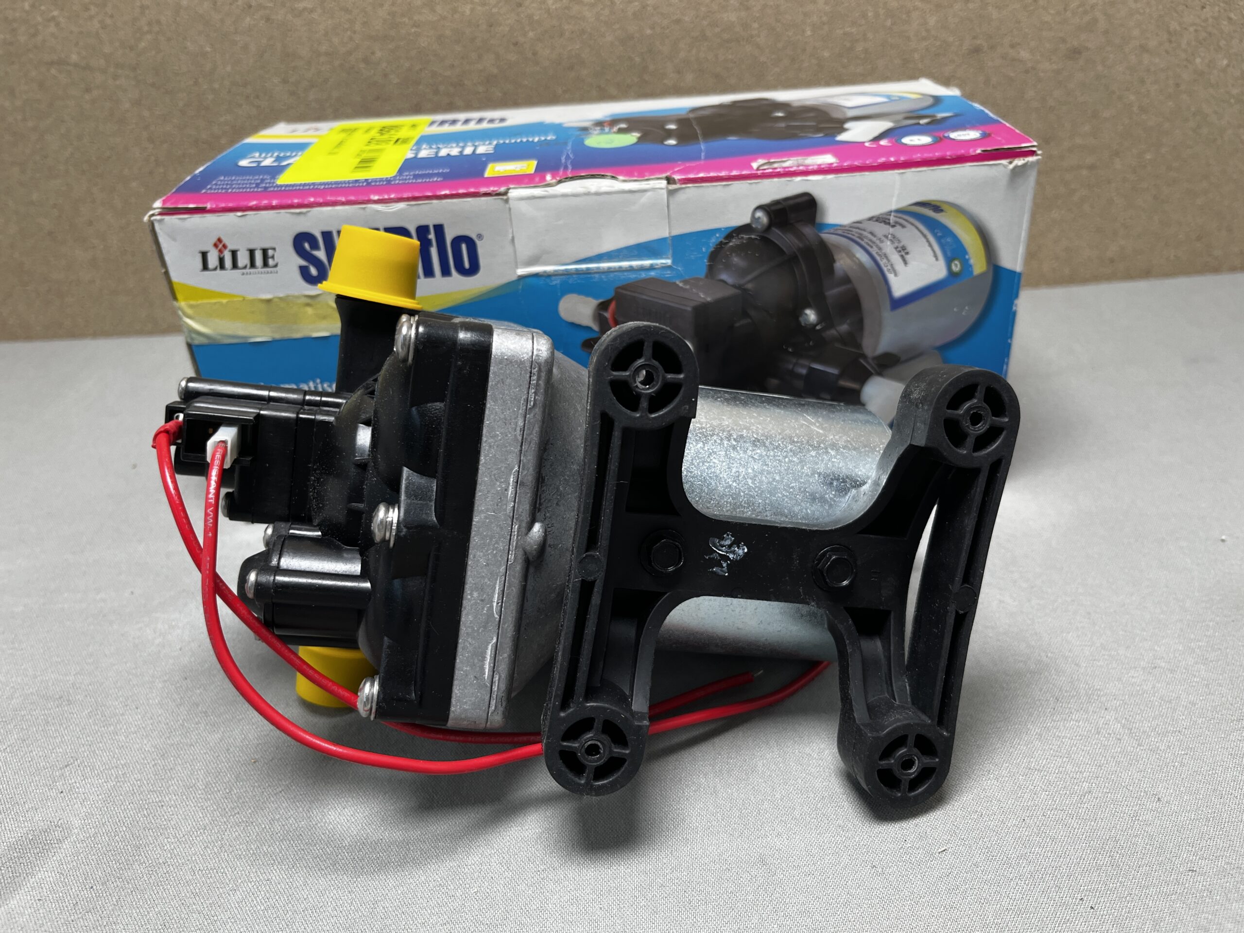 Lilie Shurflo Automatische Wasserdruckpumpe Classic Series 24 Volt 2,1 bar 10,6 l/min.