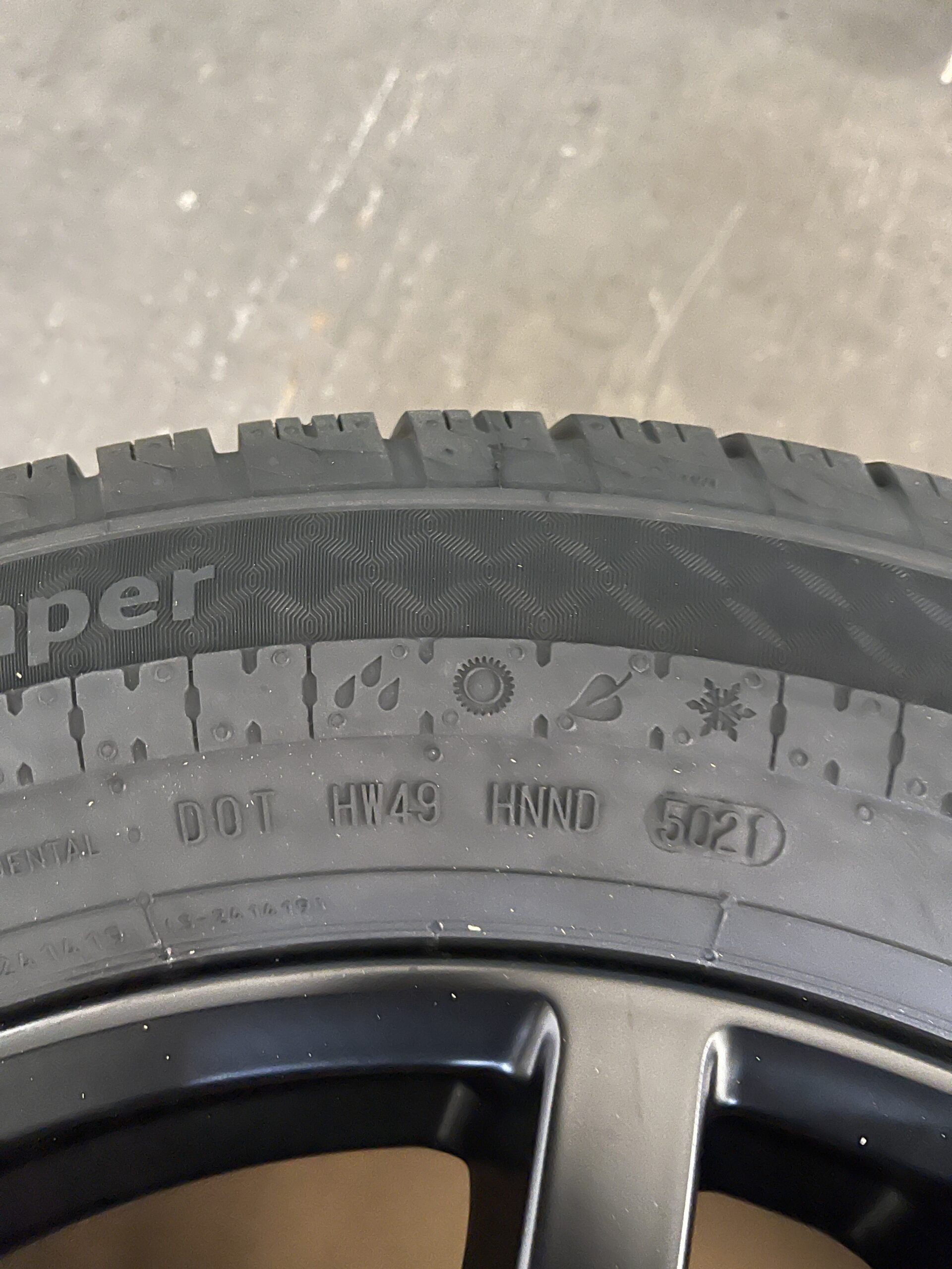 Continental VanContact Camper Kompletträder 255/55 R18 CP schwarz 4 Stück