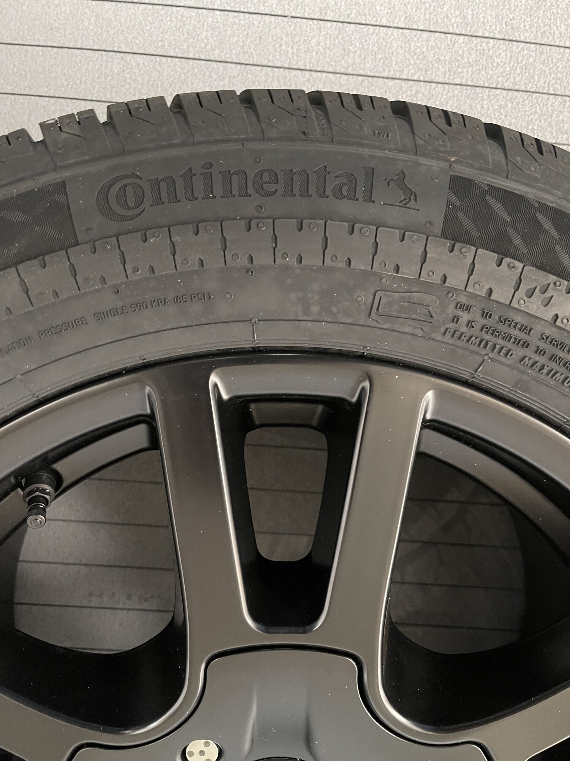 Continental VanContact Camper Kompletträder 255/55 R18 CP schwarz 4 Stück