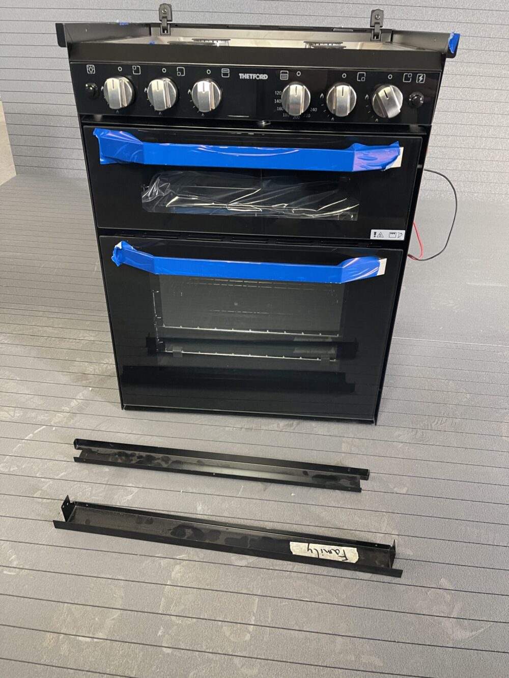 Thetford Backofen mit Kocher K1520 - Gas