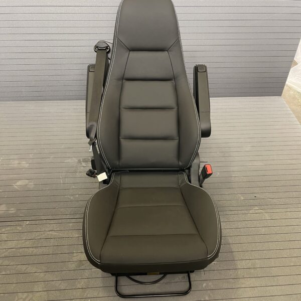 Aguti Automotiv GIS Lounge, Beifahrersitz GS 290 ECE
