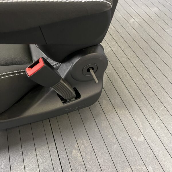 Aguti Automotiv GIS Lounge, Beifahrersitz GS 290 ECE