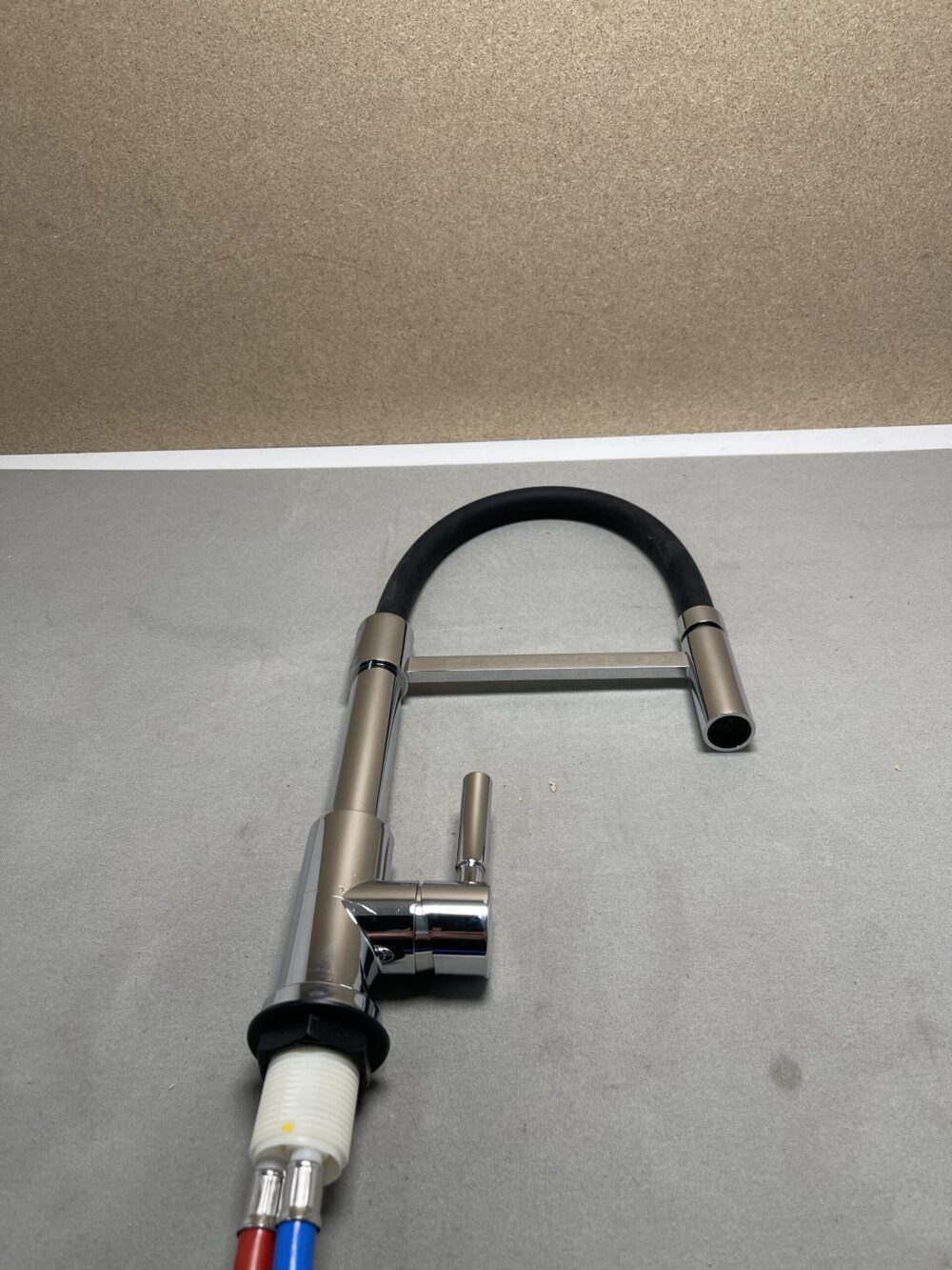Wasserhahn Misch-Batterie EHM Keramik verchromt mit Anschlussschläuchen, für Wohnmobil
