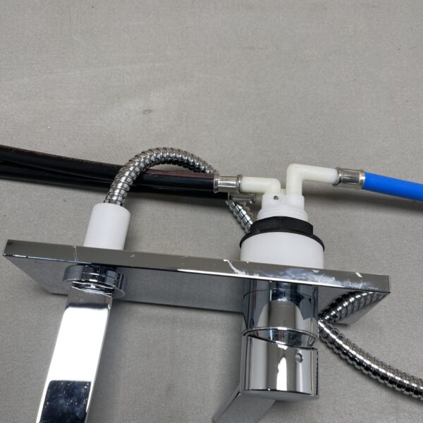 Wasserhahn verchromt mit Anschlussschläuchen, für Wohnmobil