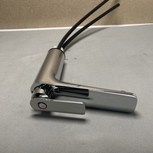 Wasserhahn verchromt mit Anschlussschläuchen, für Wohnmobil