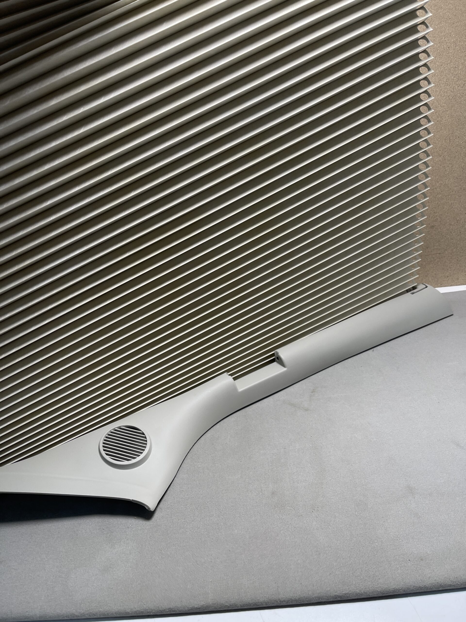 Remifront Fahrerhausverdunklungssystem für Fahrerhaus Frontscheibe rechts hellbeige