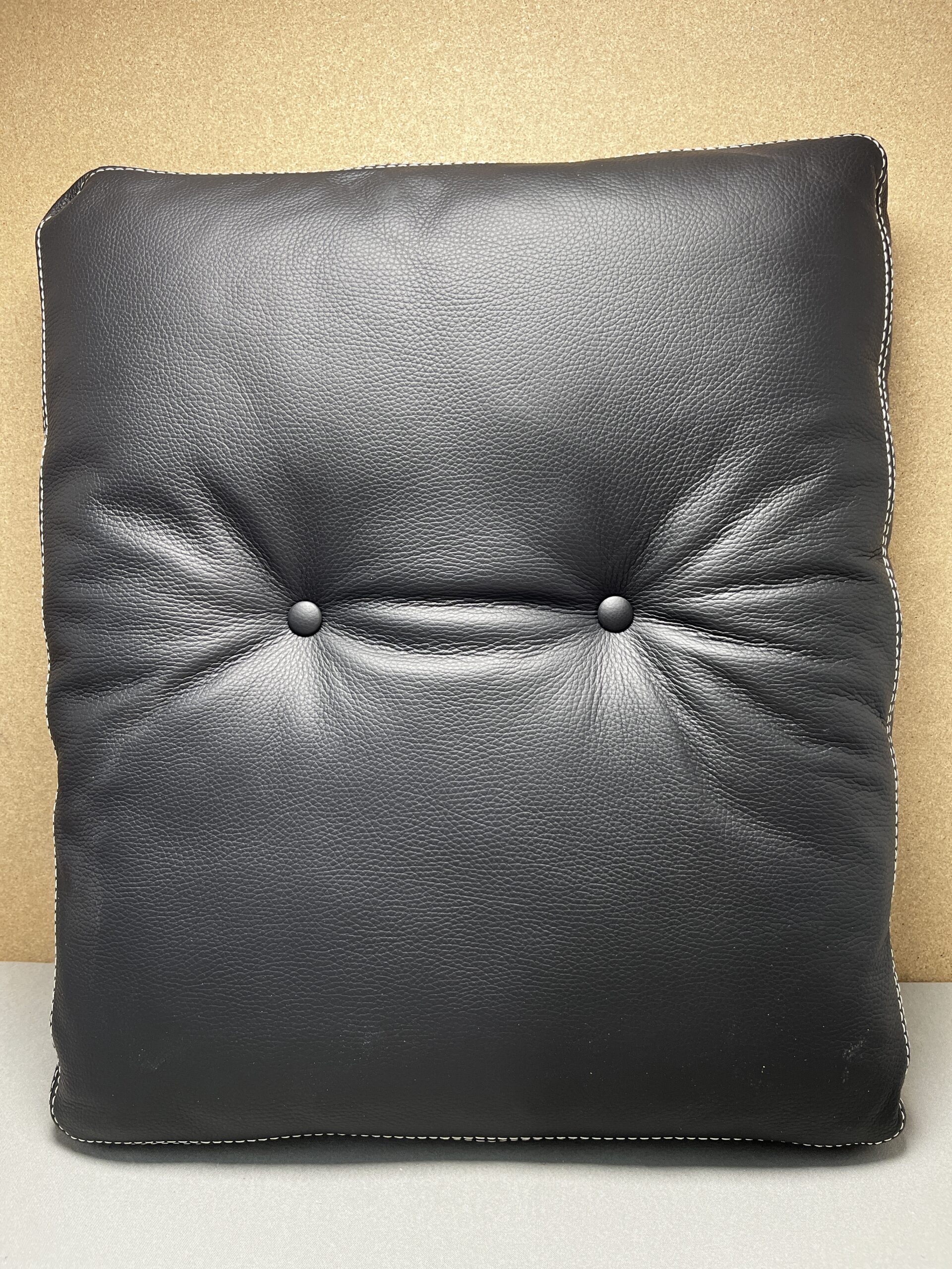 Niesmann & Bischoff Klassik Echtlederkissen schwarz 50x58x7cm