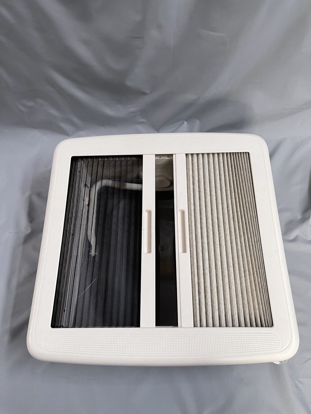 Dometic Mini Heki, Dachhaube für Ausschnitt 40 x 40 cm mit Zwangsbelüftung