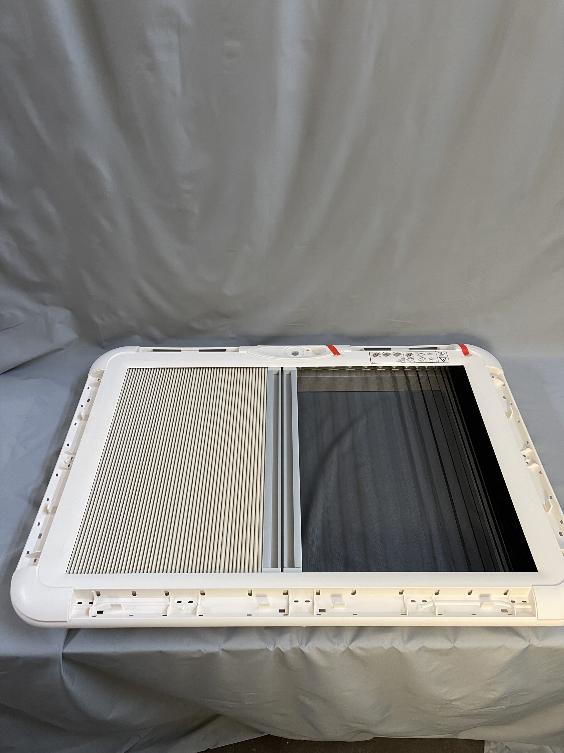 Dometic  Innenrahmen für Heki 3 Dachhaube ohne Kurbel, Gitter, Schrauben