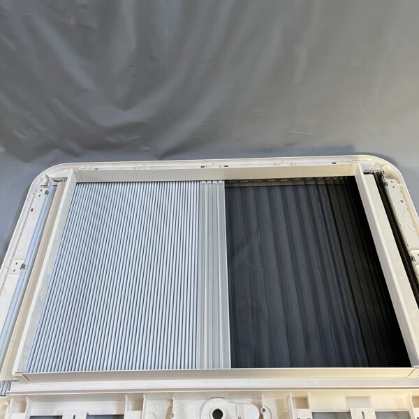 Dometic  Innenrahmen für Heki 3 Dachhaube ohne Kurbel, Gitter, Schrauben