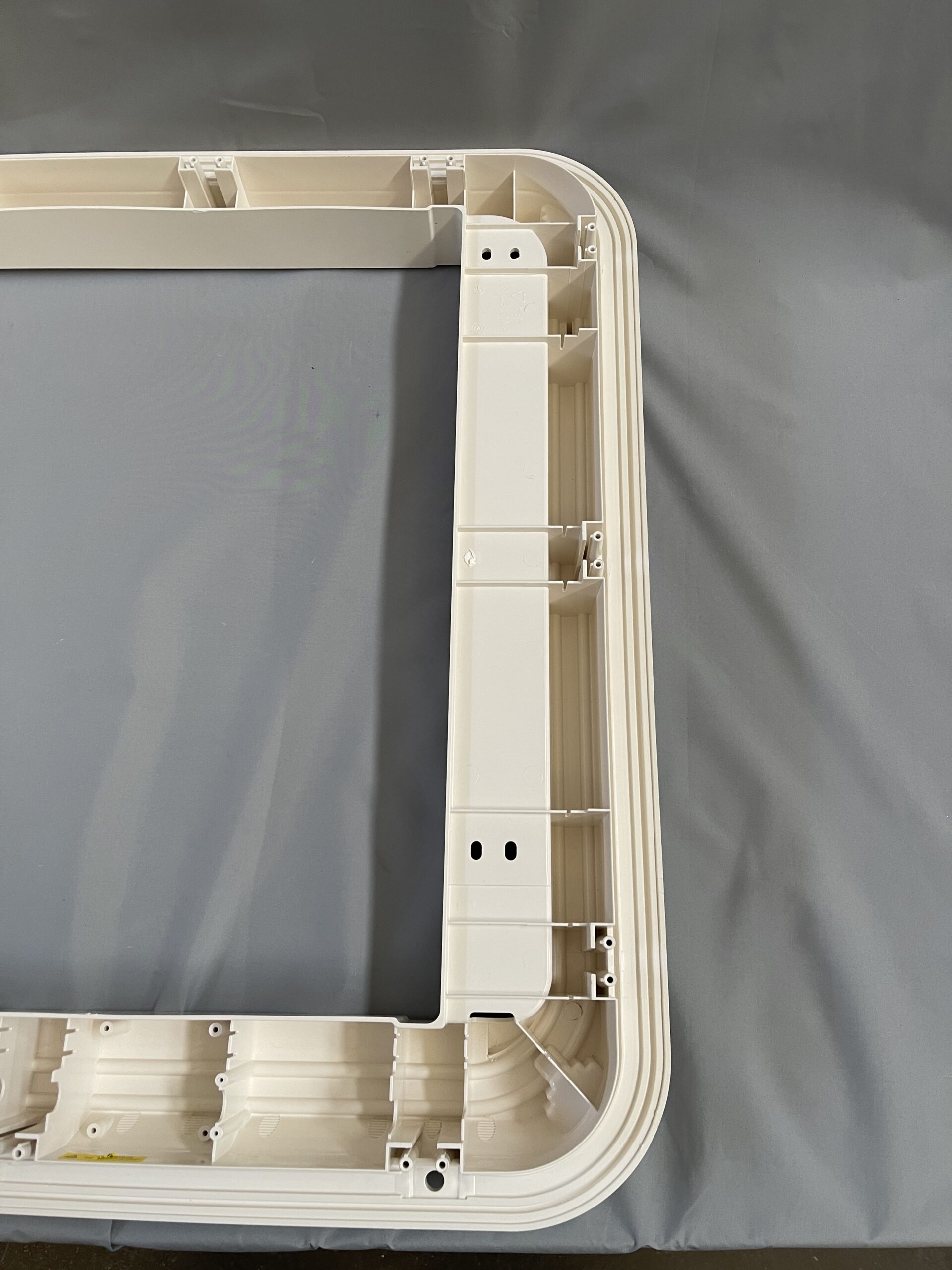 Dometic Heki 3 Außenrahmen für Dachhaube ohne Anbauteile RAL9001