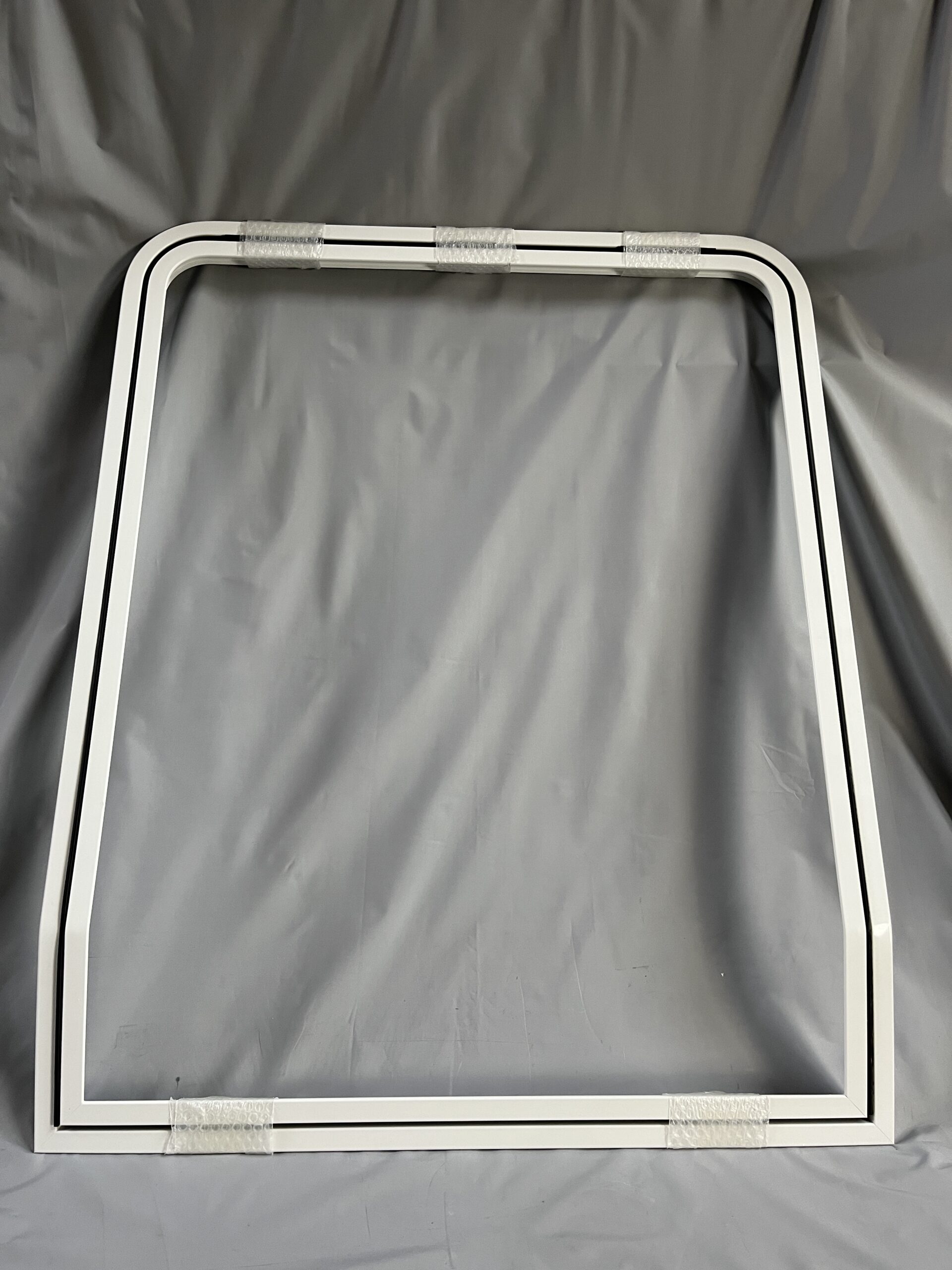 Klappenrahmen 850x1069mm - Winkel untere Kante 15° - weiß - Niesmann & Bischoff