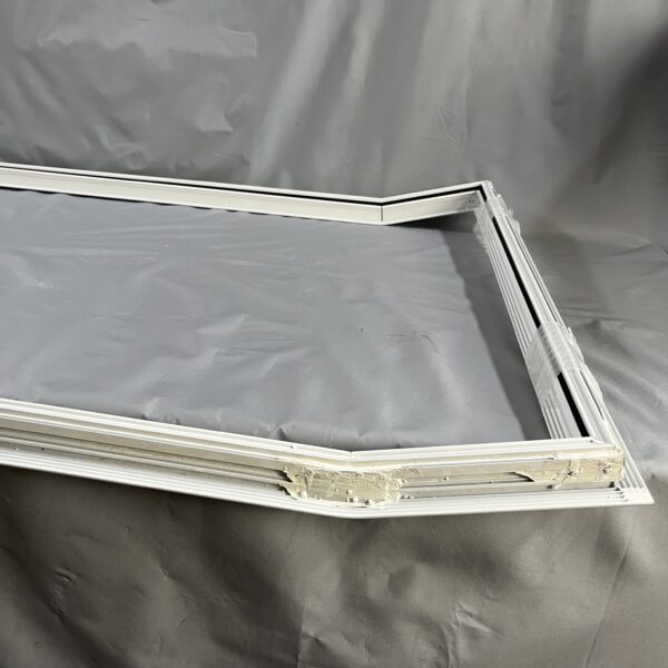 Klappenrahmen 850x1069mm - Winkel untere Kante 15° - weiß - Niesmann & Bischoff