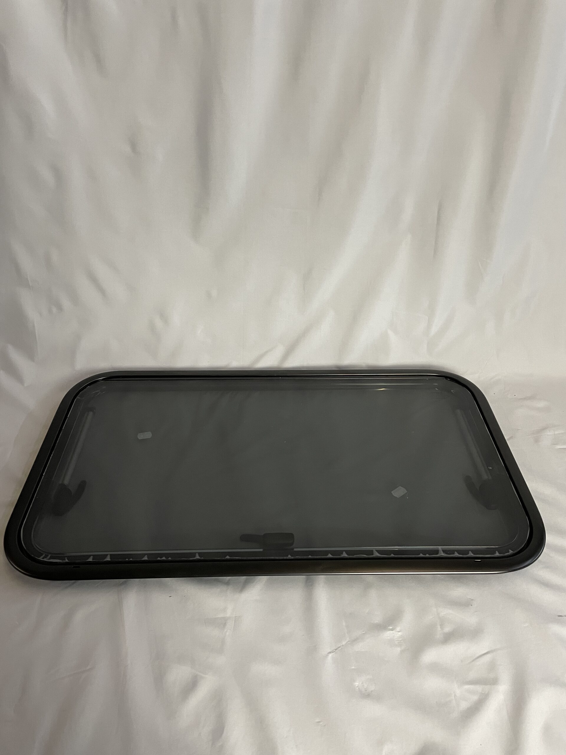 Dometic Ausstellfenster mit Rahmen, 800 x 450 mm, schwarz getönt