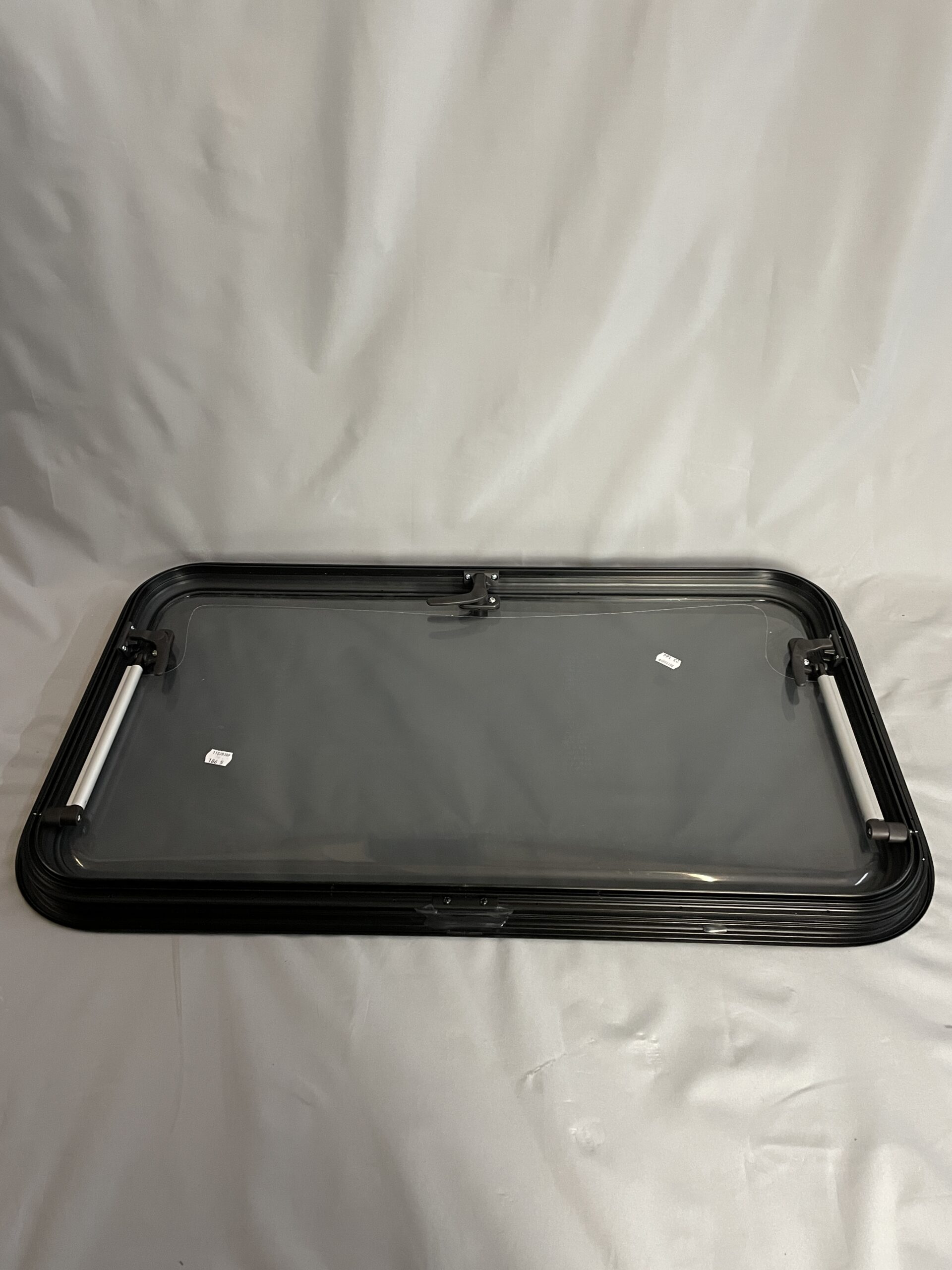 Dometic Ausstellfenster mit Rahmen, 800 x 450 mm, schwarz getönt