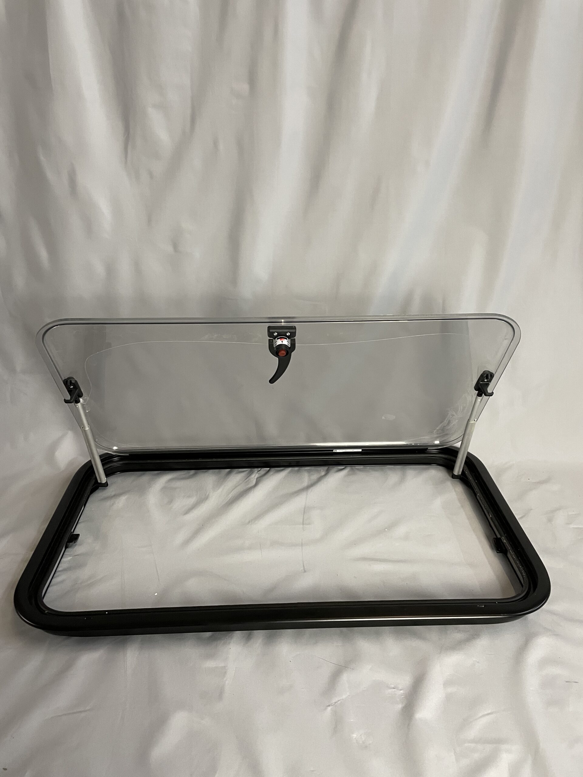 Ausstellfenster mit Rahmen von Dometic, 800 x 450 mm, schwarz