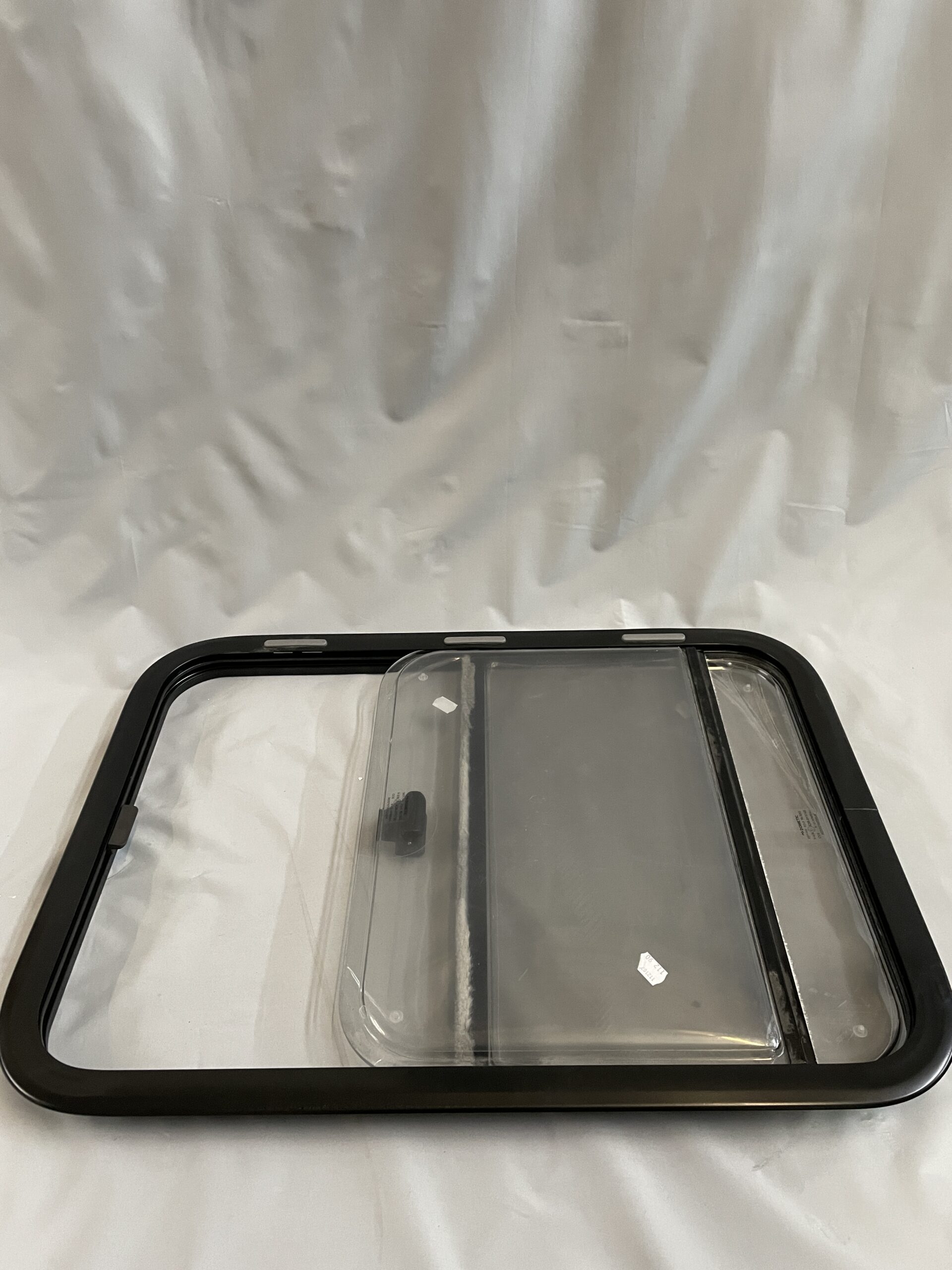 Ausstellfenster mit Rahmen, Dometic, 900 x 520 mm, schwarz getönt