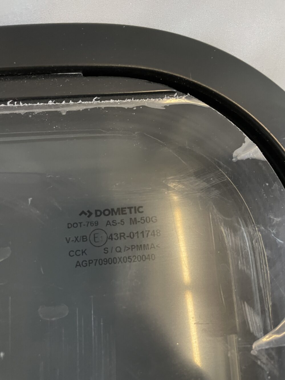 Dometic S7 P Ausstellfenster  900 x 520 mm, schwarz getönte Scheibe