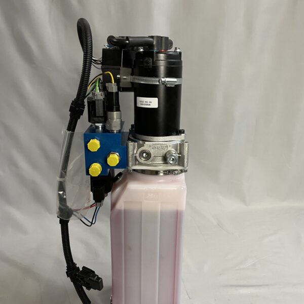 Hydraulik -Pumpe mit Verteiler und Öltank von Ravioli, Model ETLD18A1