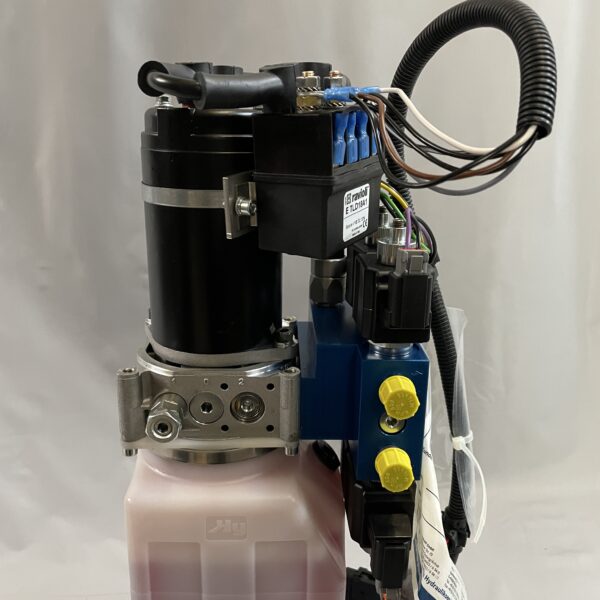 Hydraulik -Pumpe mit Verteiler und Öltank von Ravioli, Model ETLD18A1