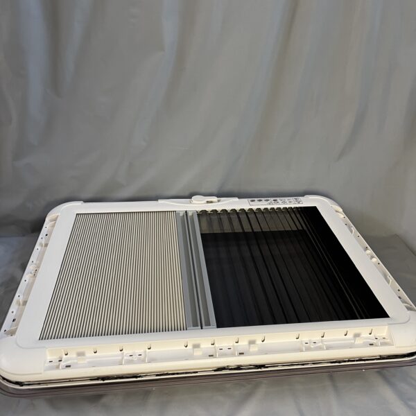 Dometic Heki 3 Dachhaube ohne Befestigungsmaterial