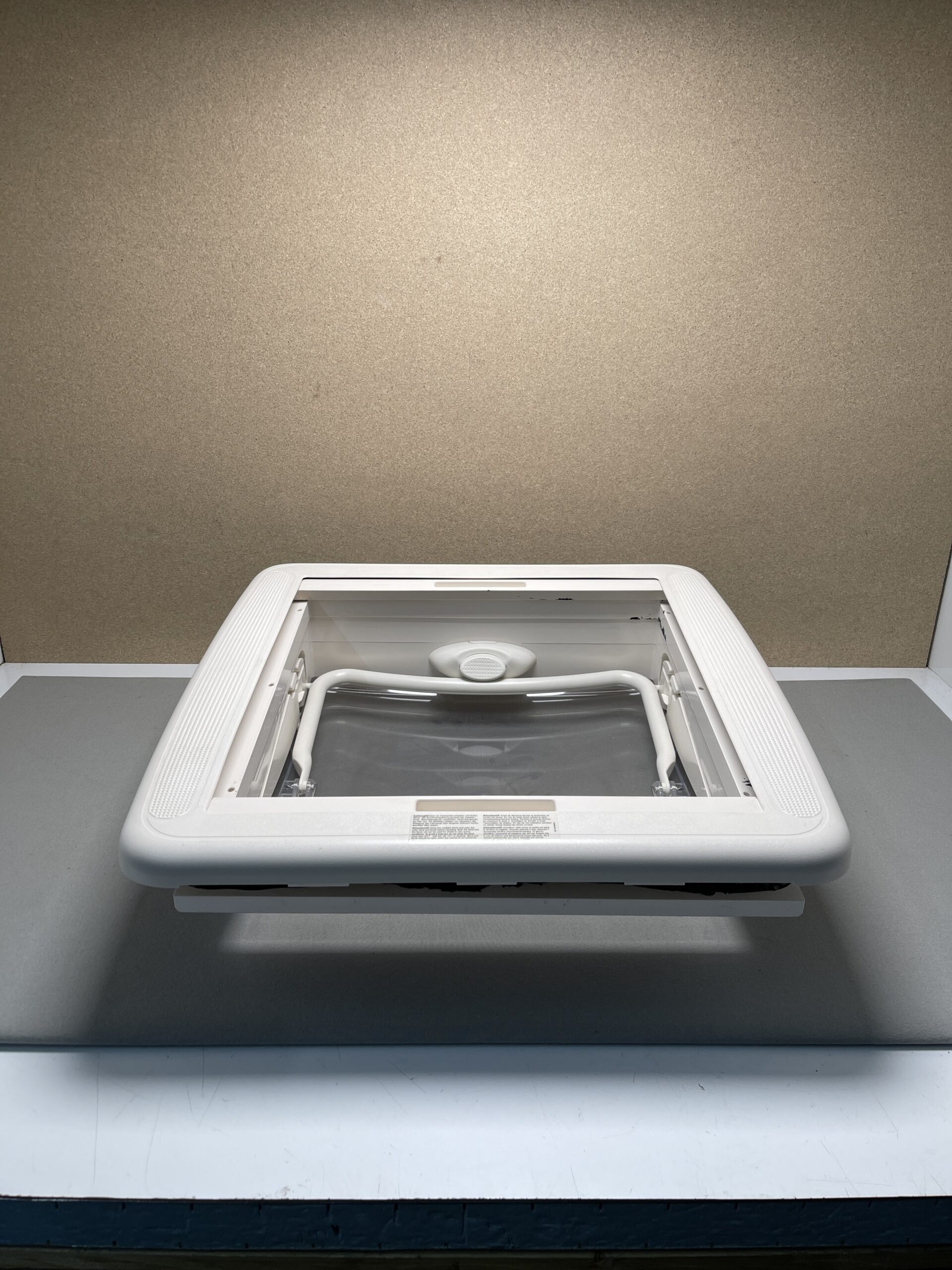 Dometic Mini Heki, Dachhaube für Ausschnitt 40 x 40 cm mit Zwangsbelüftung