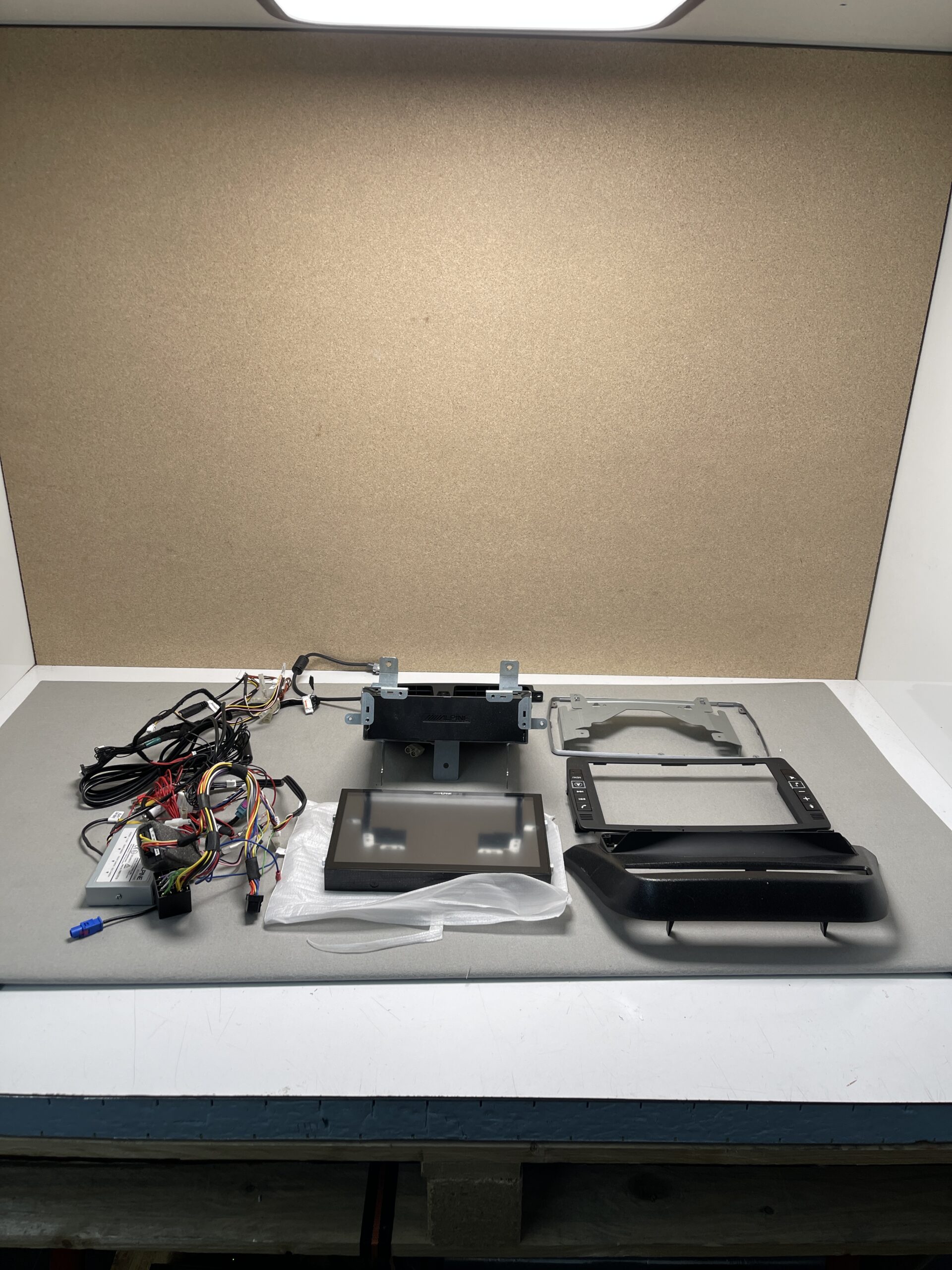 Alpine X902 "Ersatzteillager" für Bastler