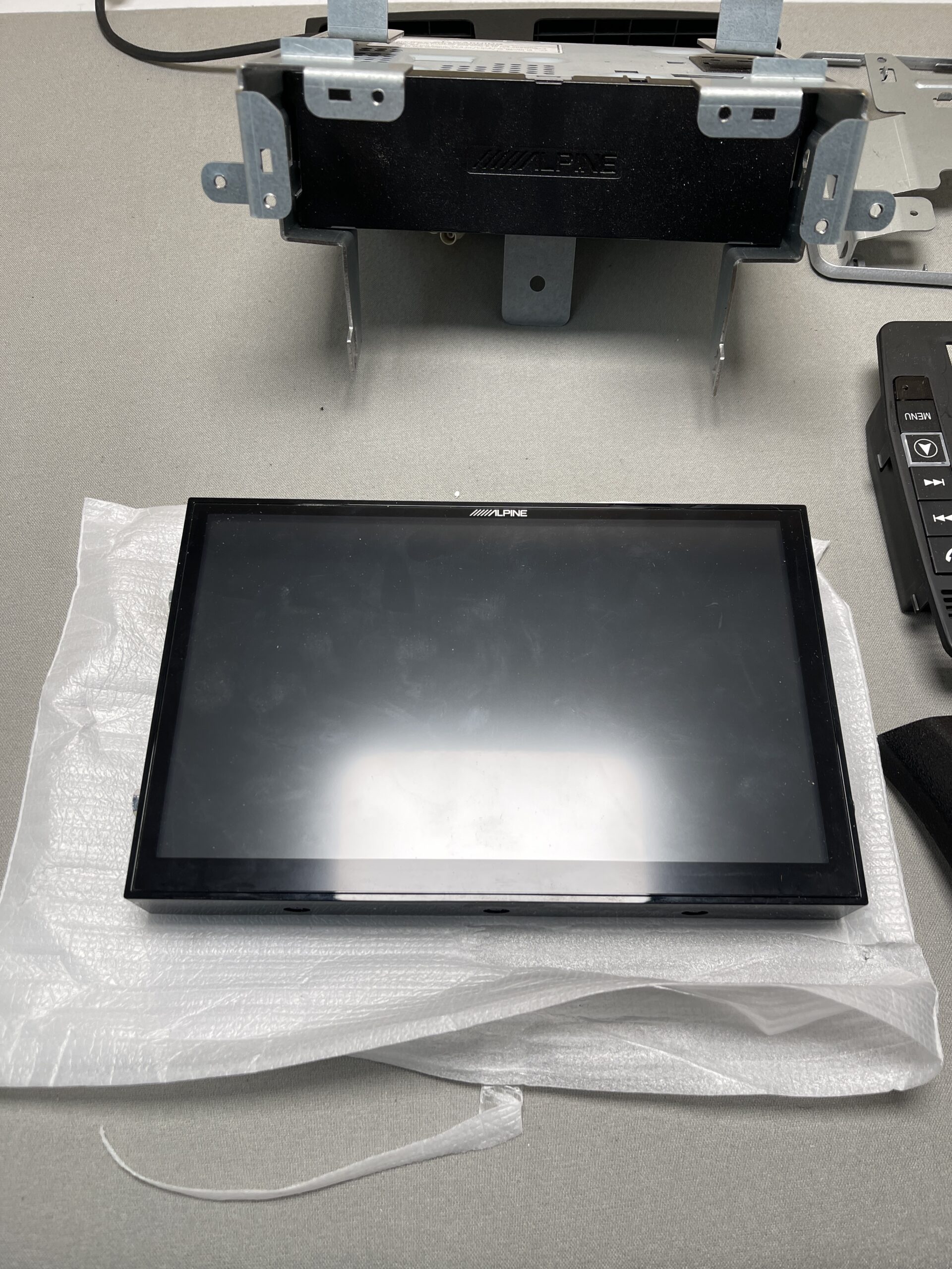 Alpine X902 "Ersatzteillager" für Bastler