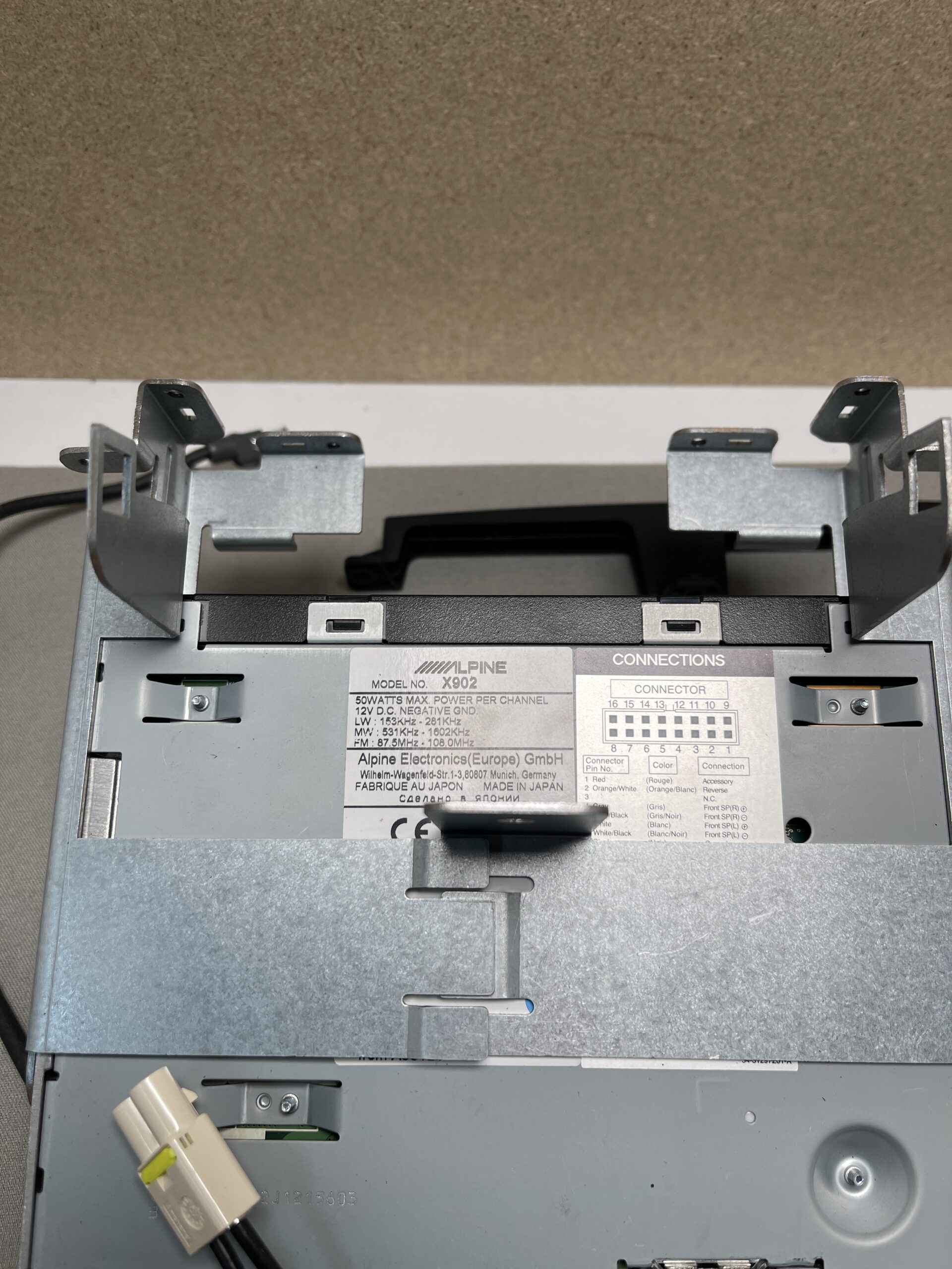 Alpine X902 "Ersatzteillager" für Bastler