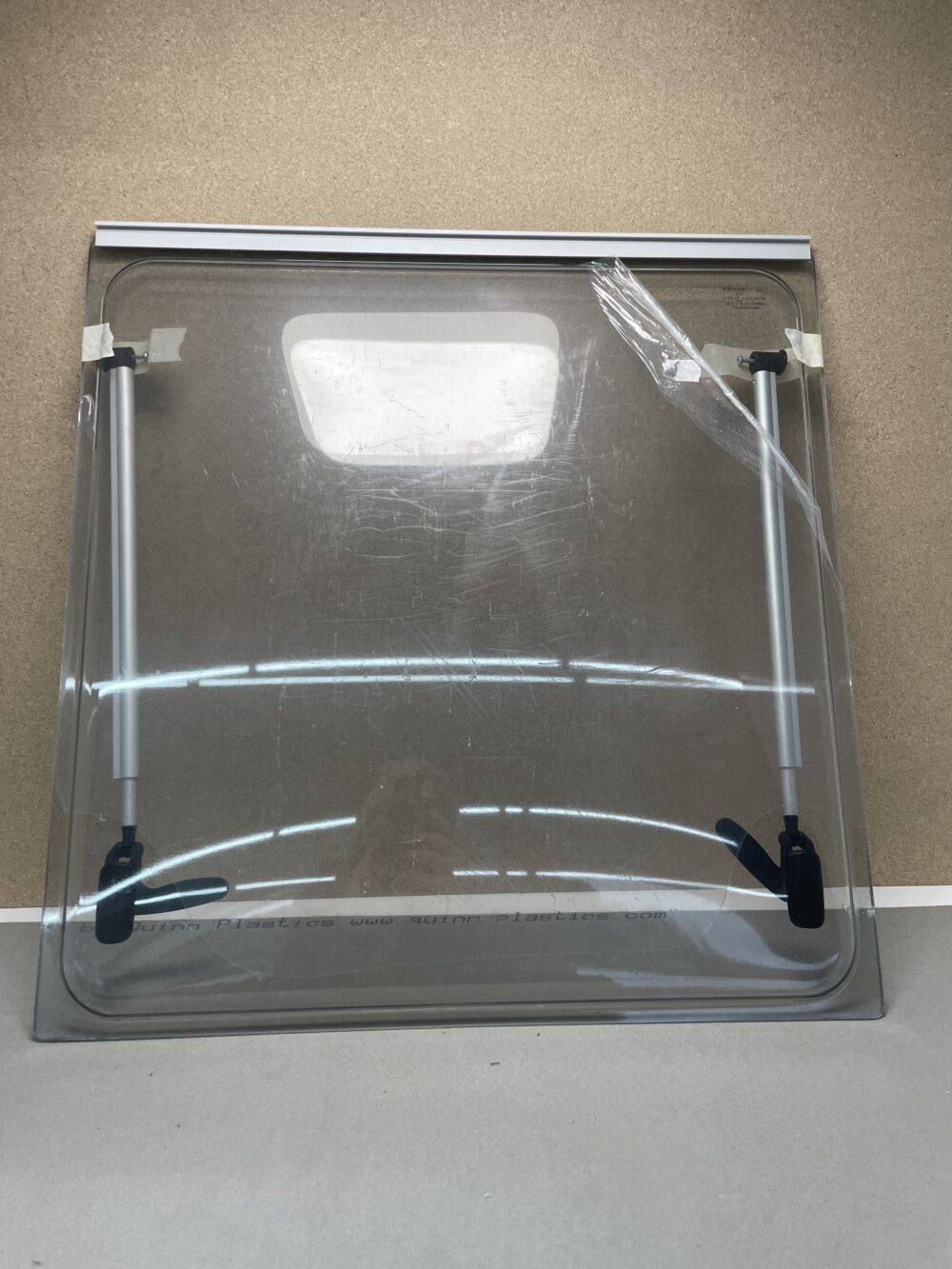 Ausstellscheibe von Dometic für S4 Fenster, Klarglas, 550 x 600 mm