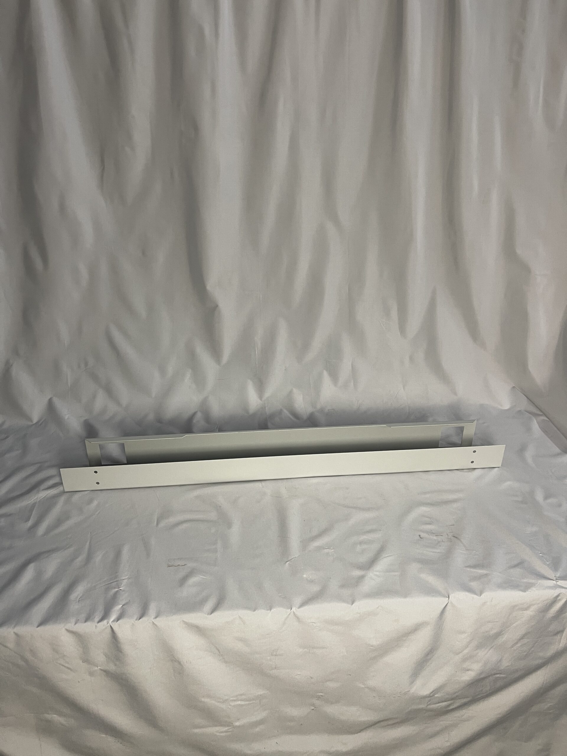 Schreibtisch Kabelwanne horizontal silber inkl. Anleitung + Schrauben