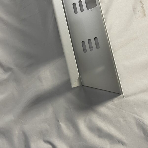 Schreibtisch Kabelwanne horizontal silber inkl. Anleitung + Schrauben