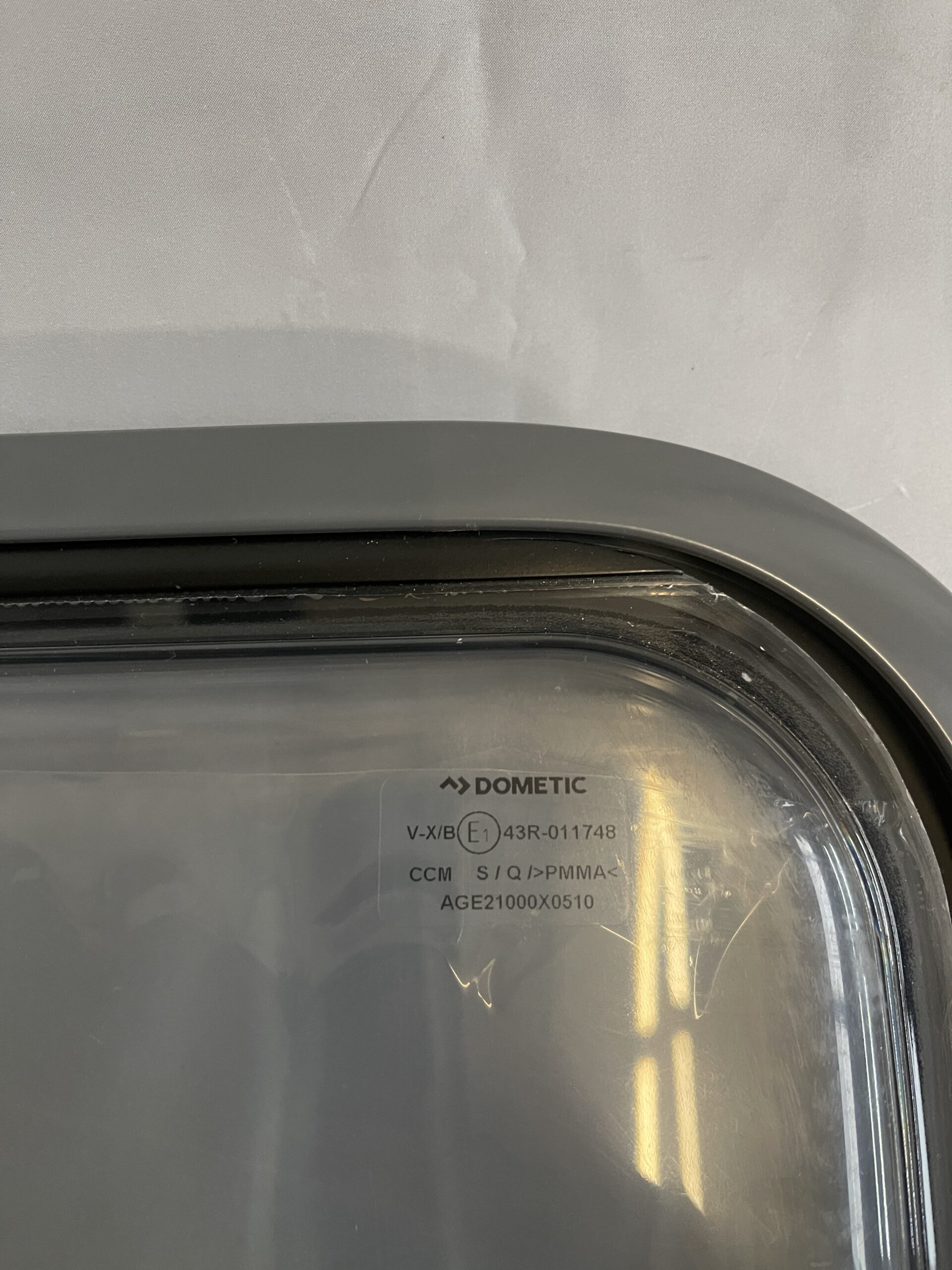 Dometic Ausstellfenster mit Zentralverriegelung, 1000 x 510 mm, anthrazit