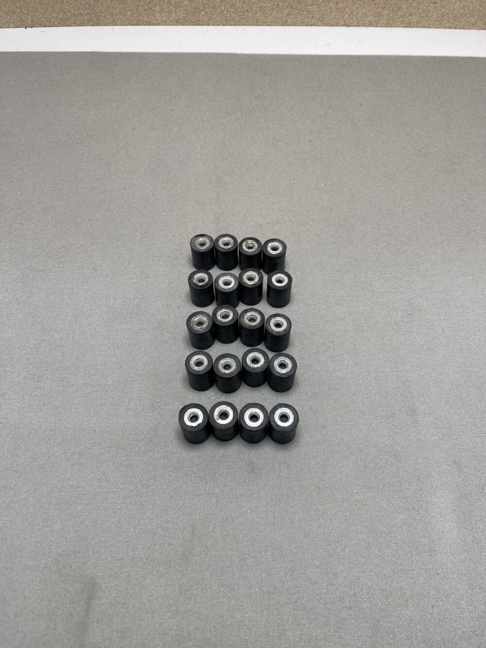Kronauer Gummipuffer D16x20 M5 20er-Set