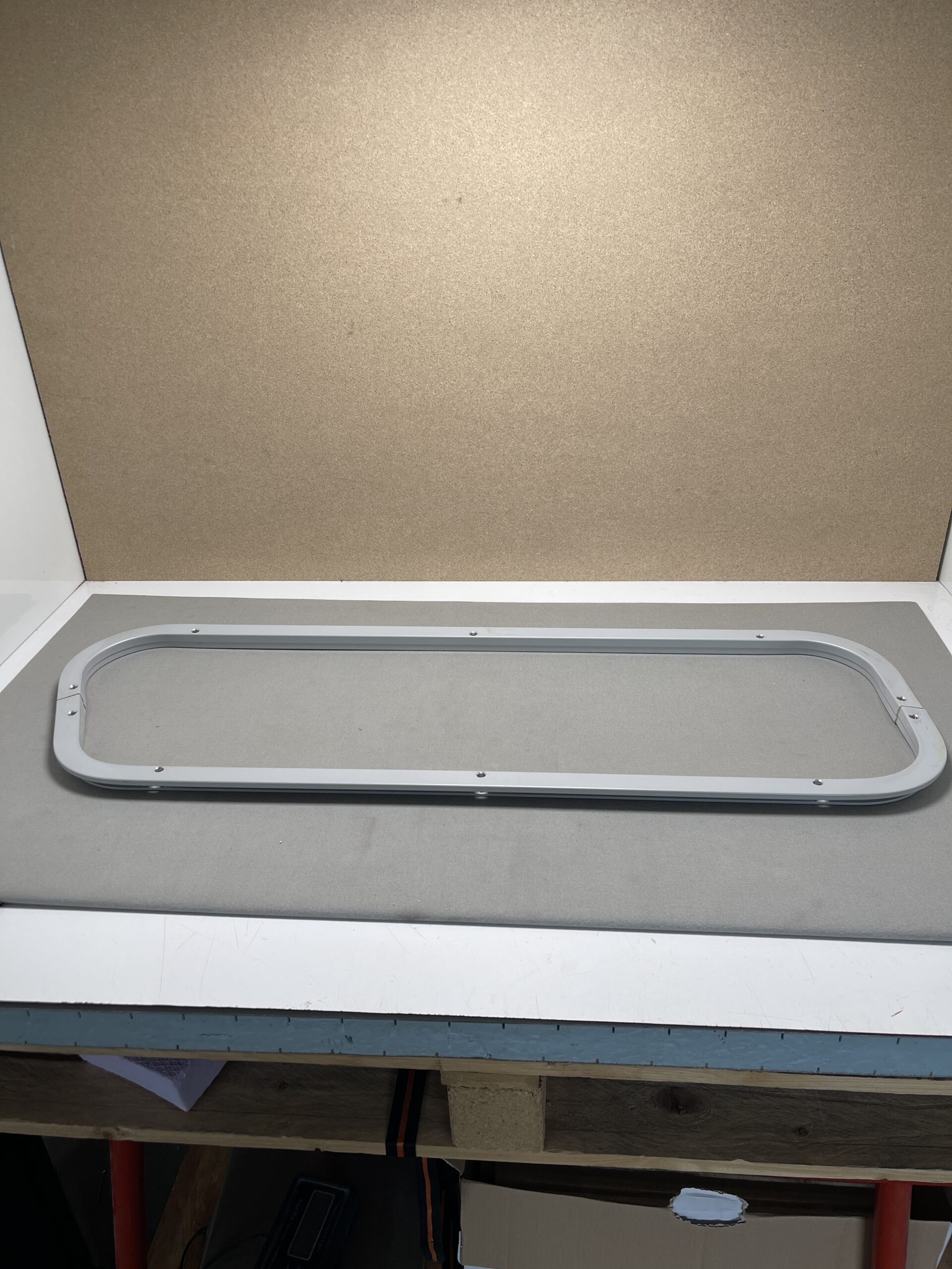 Mekuwa Aluminium Schiebefenster (Schräge Seite) 900x300 grau