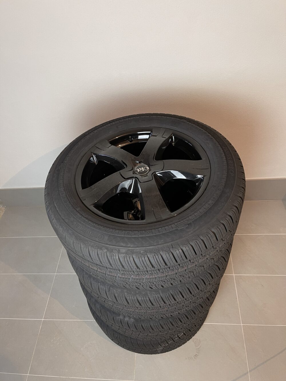 Continental VanContact Camper Kompletträder 255/55 R18 CP schwarz 4 Stück