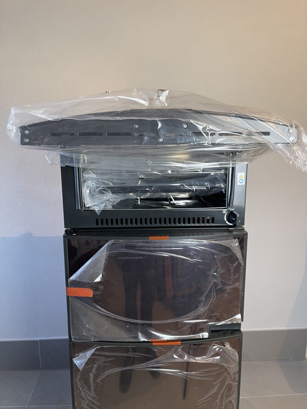 Dometic RMDT 8505 Kühlschrank mit Gefrierfach und Backofen