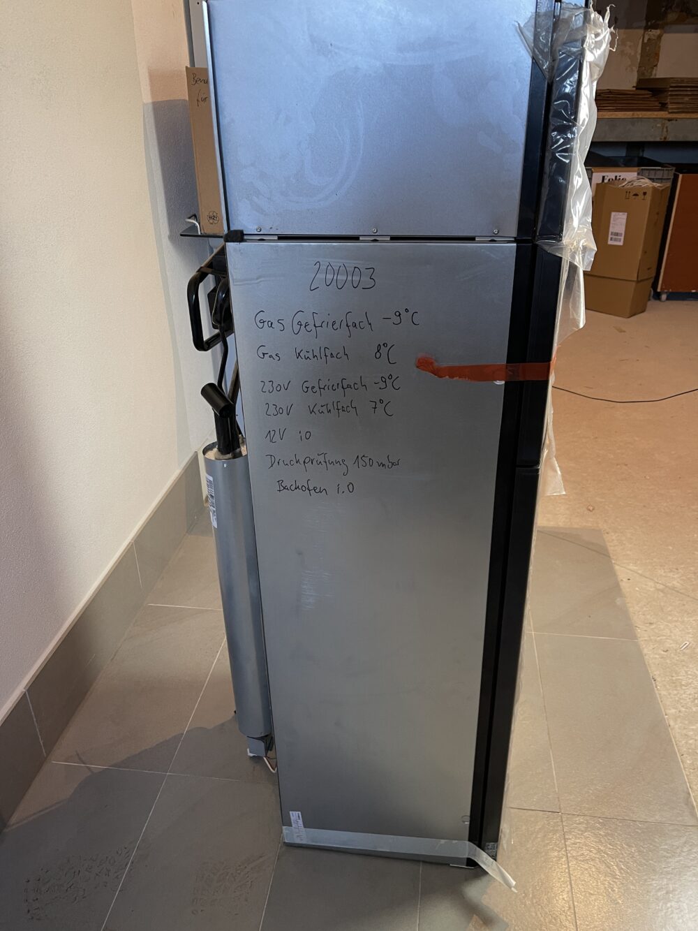 Dometic RMDT 8505 Kühlschrank mit Gefrierfach und Backofen
