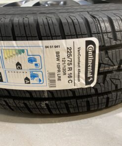 Continental Van Contact 4 Season 225/75 R 16C Niesmann + Bischoff Emblem