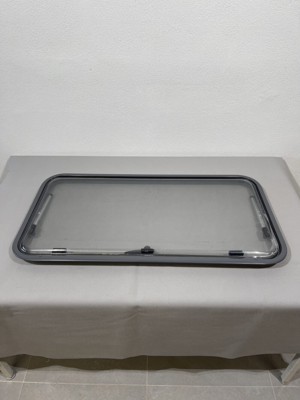 Dometic Ausstellfenster  1000x510mm grau mit Zentralverriegelung